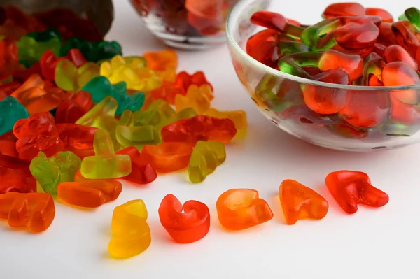 Comparative Effectiveness of Delta 8 THC Gummies and Traditional Medications for Anxiety